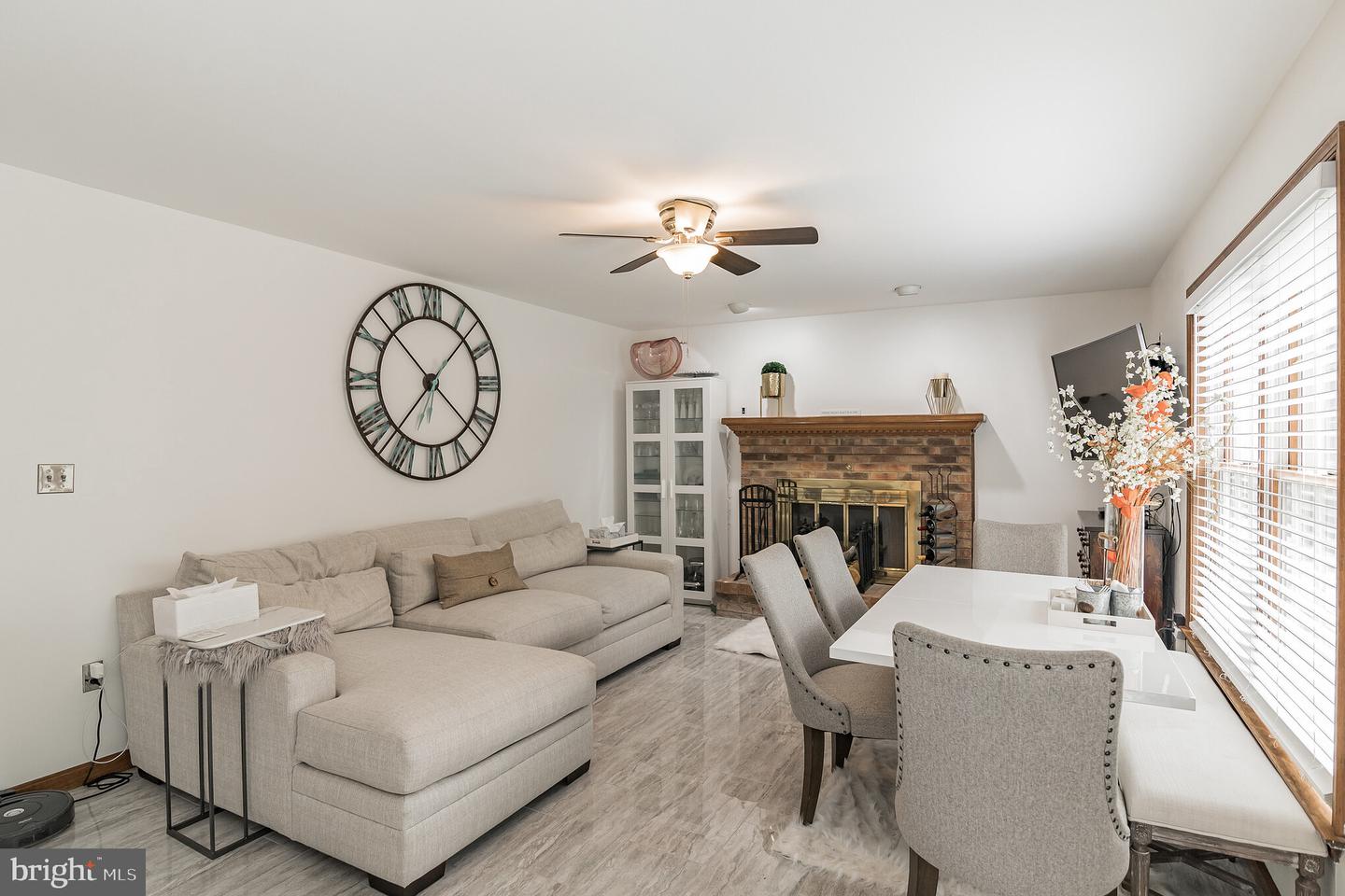 6901 SCENIC POINTE PLACE