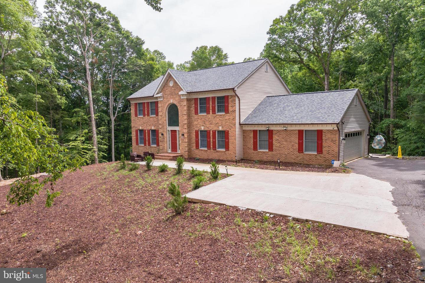 6901 SCENIC POINTE PLACE