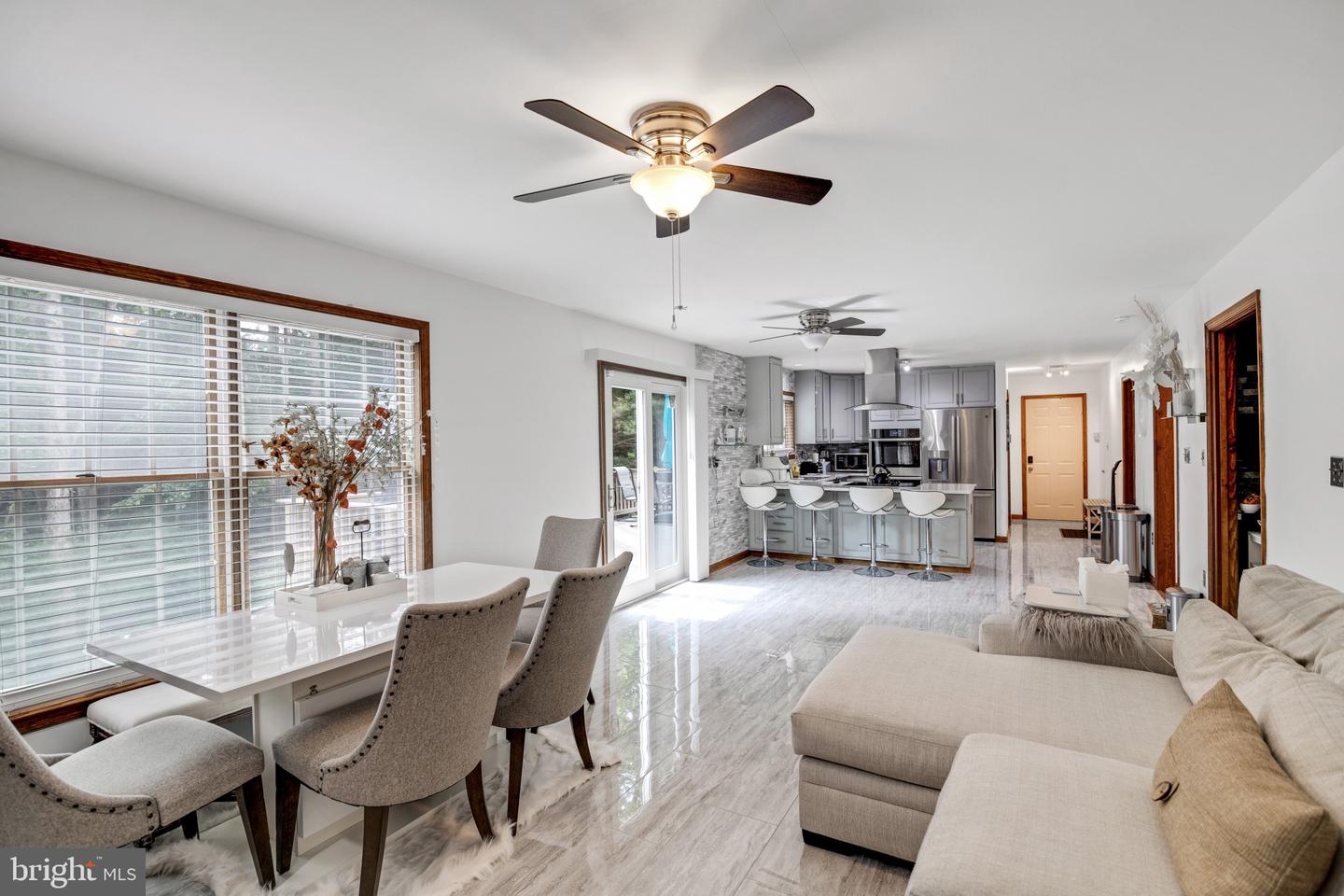 6901 SCENIC POINTE PLACE