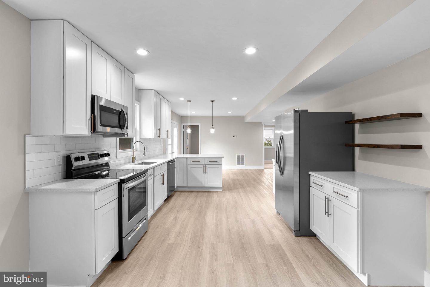 9843 ALAN COURT