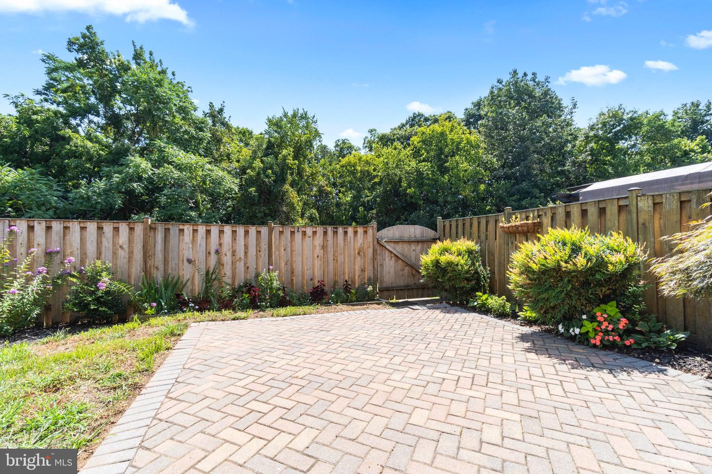 7611 JORDON HOLLOW COURT