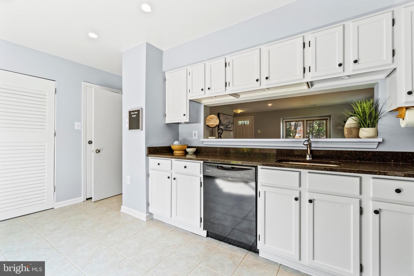 7611 JORDON HOLLOW COURT