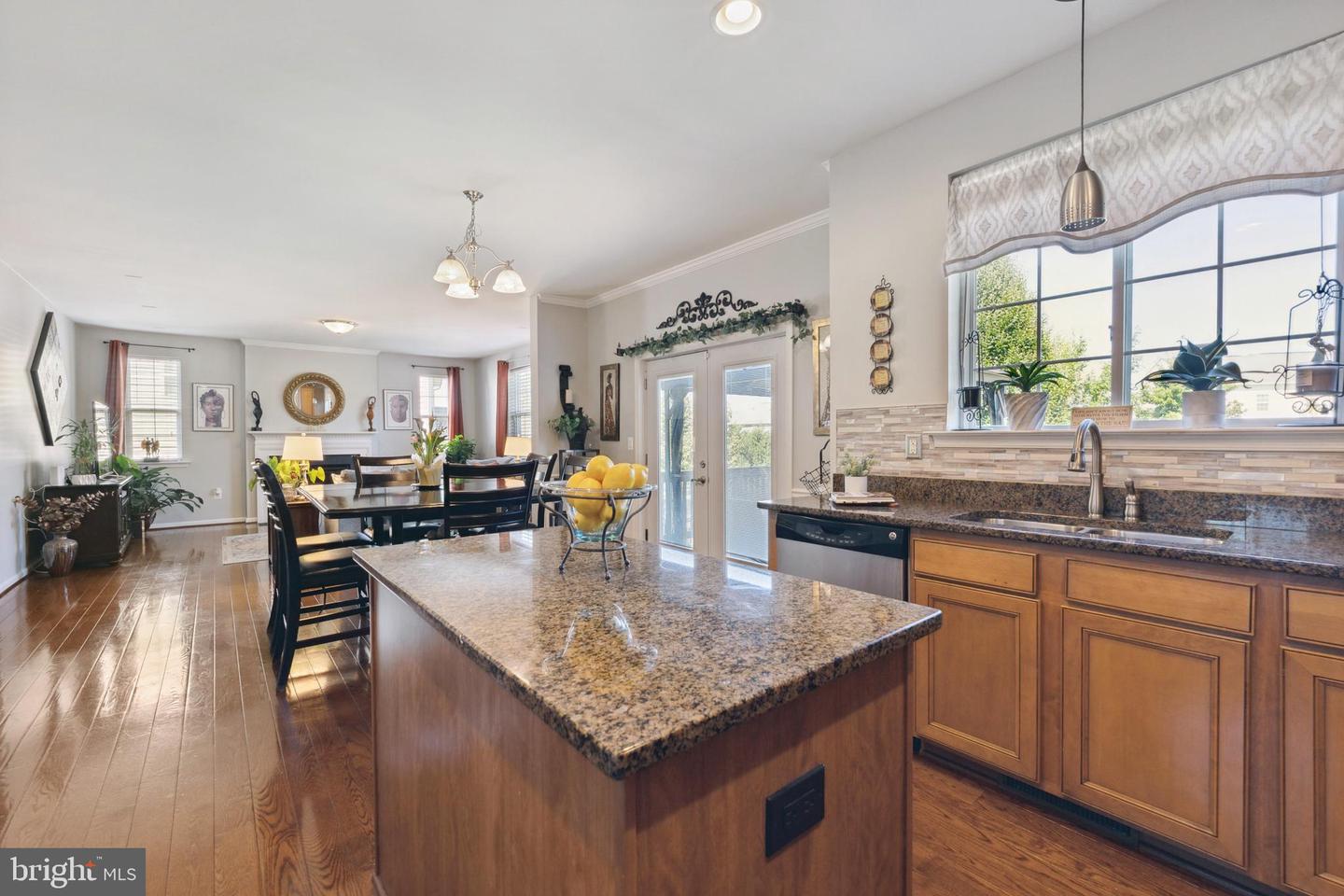 5554 BARNES LANE