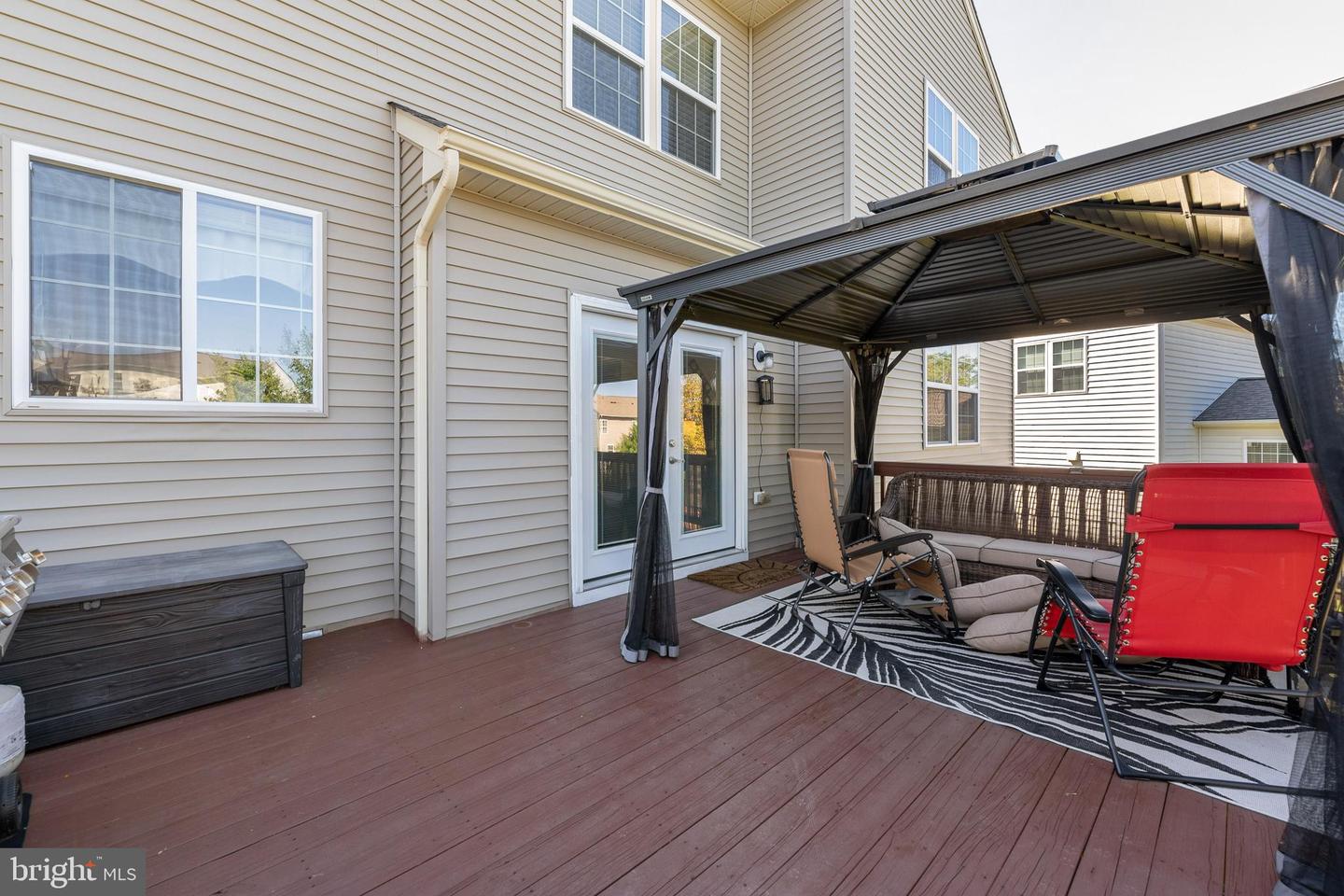 5554 BARNES LANE