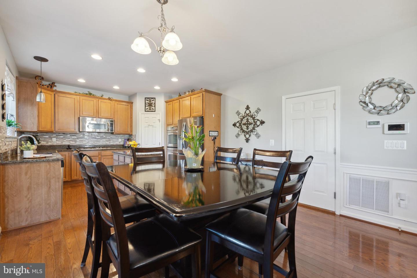 5554 BARNES LANE