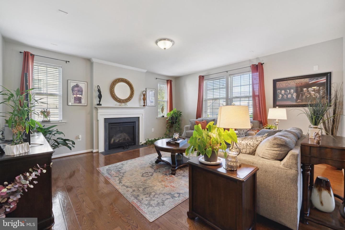 5554 BARNES LANE