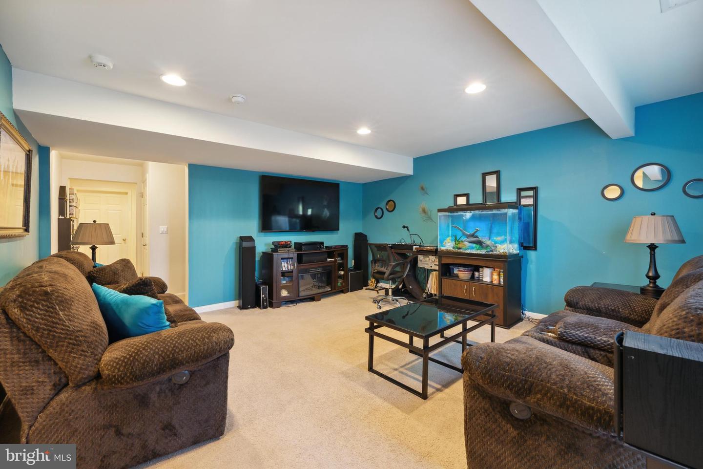 5554 BARNES LANE