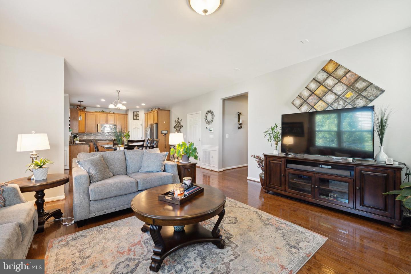 5554 BARNES LANE