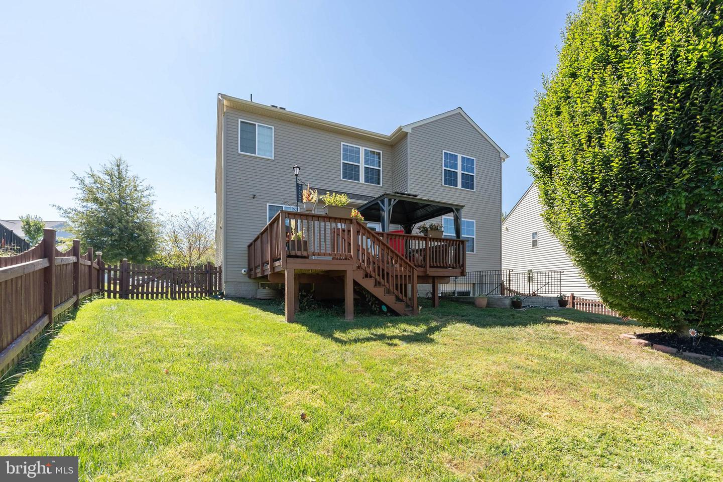 5554 BARNES LANE