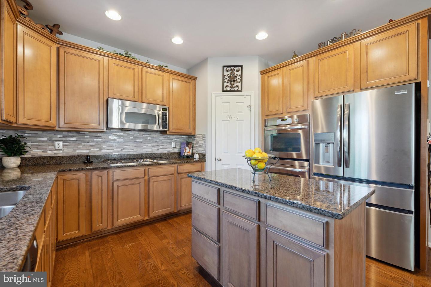 5554 BARNES LANE