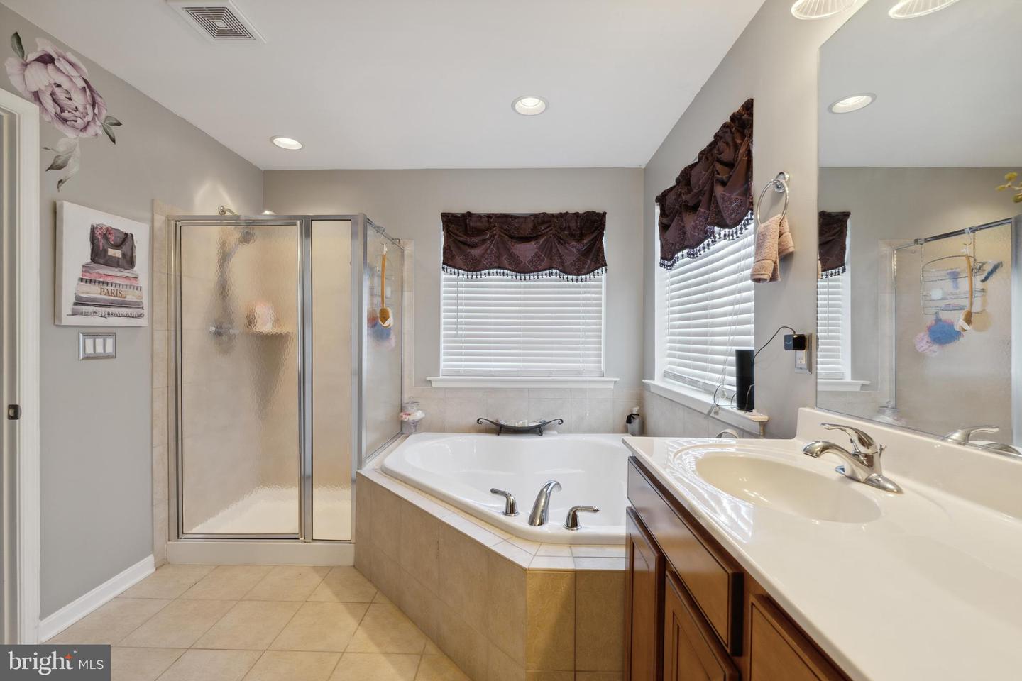 5554 BARNES LANE