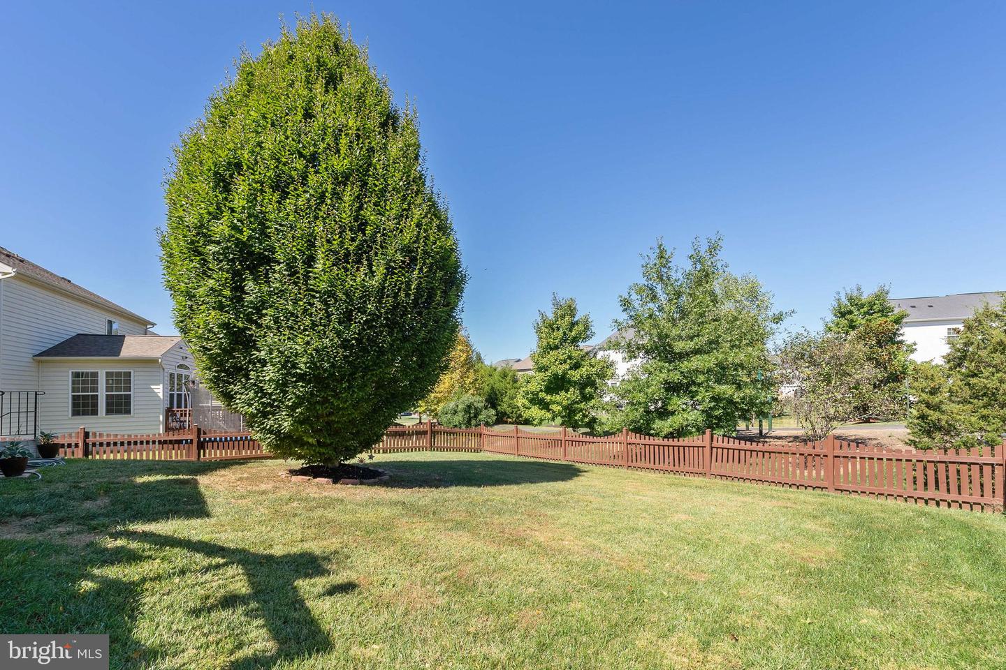 5554 BARNES LANE