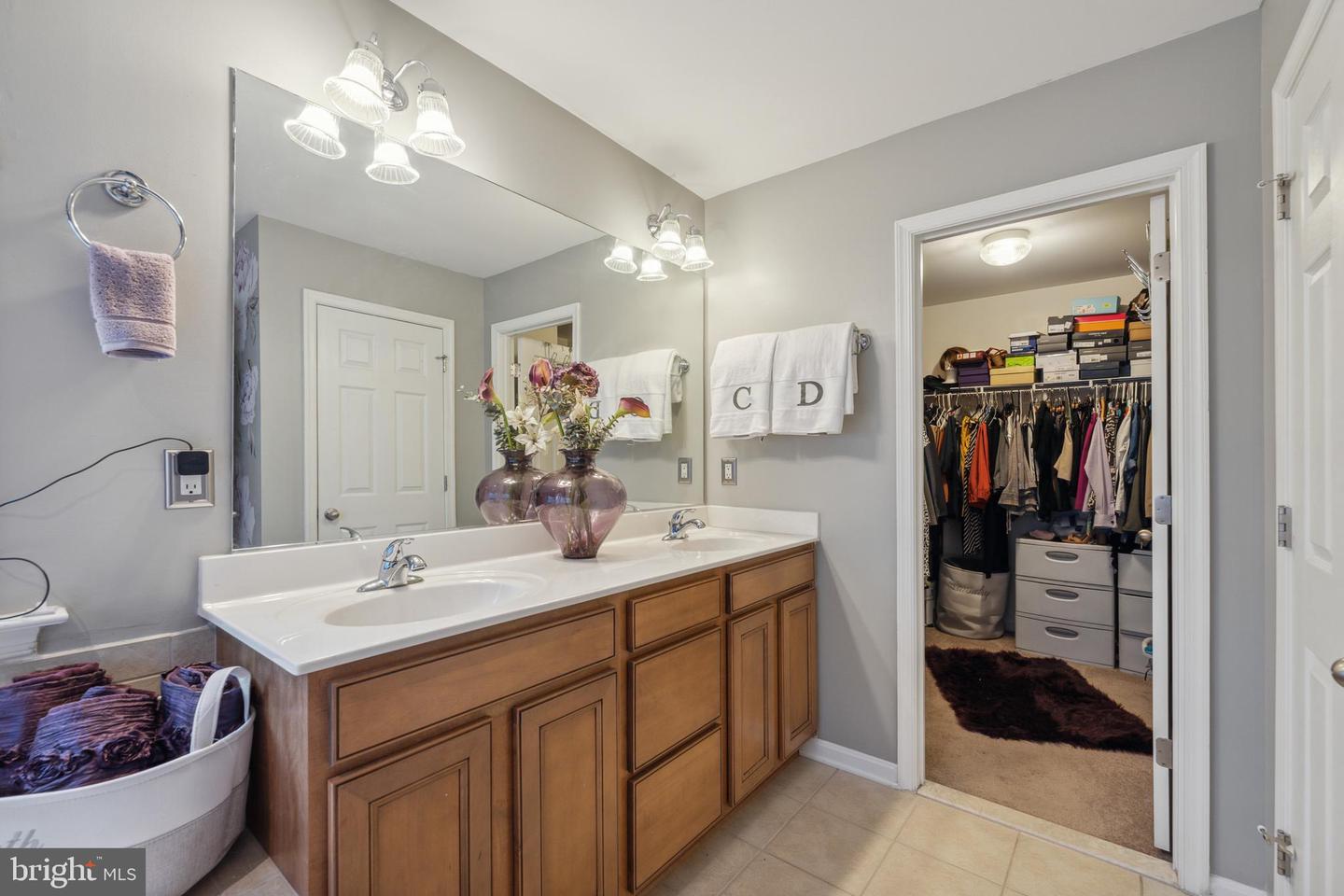5554 BARNES LANE