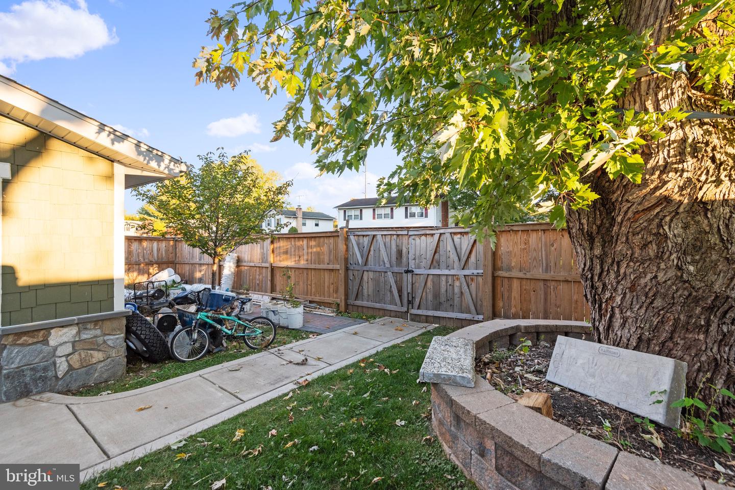 7609 DUBLIN DRIVE