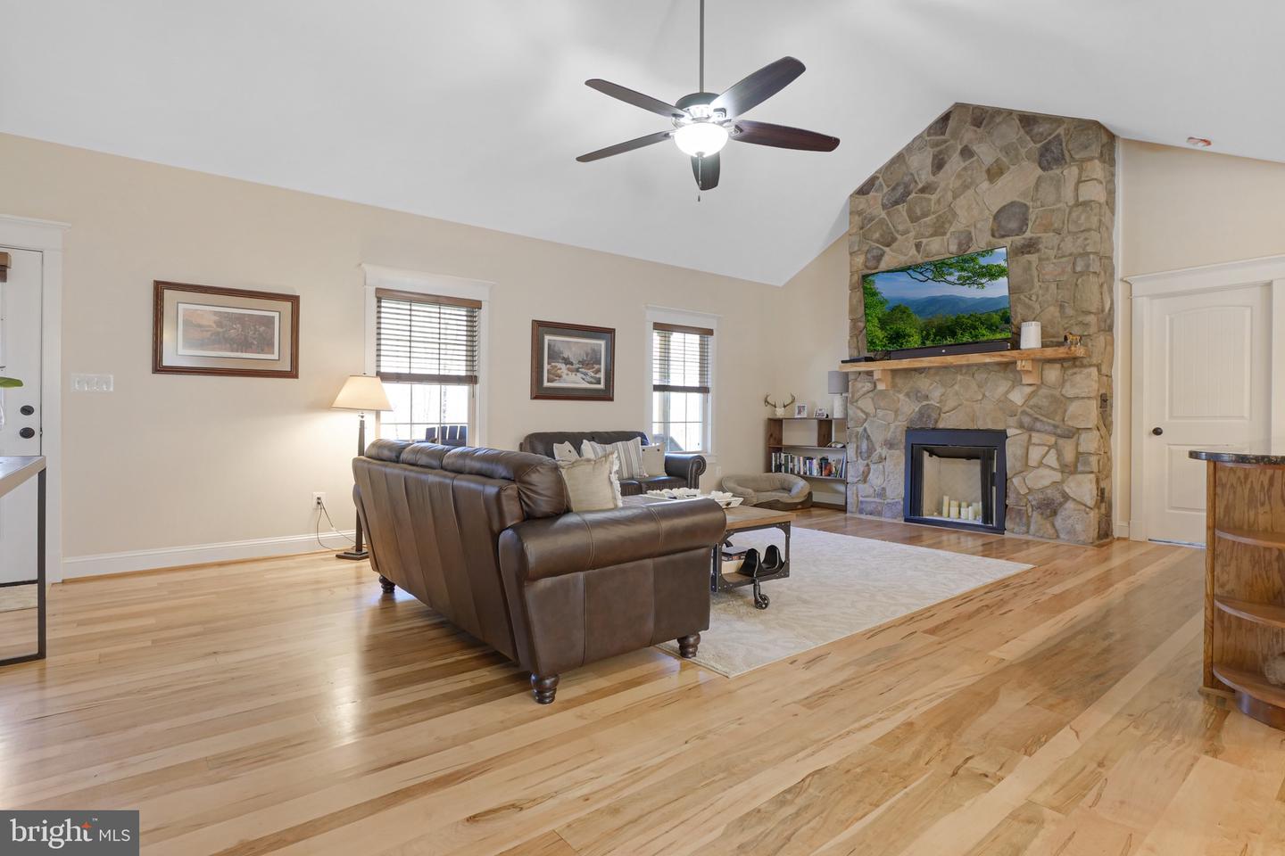 4311 DONNA MARIE COURT