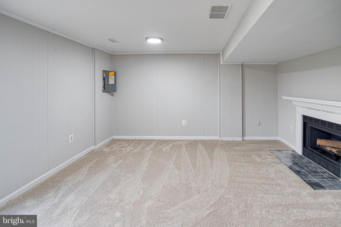 3543 CASTLE HILL DRIVE