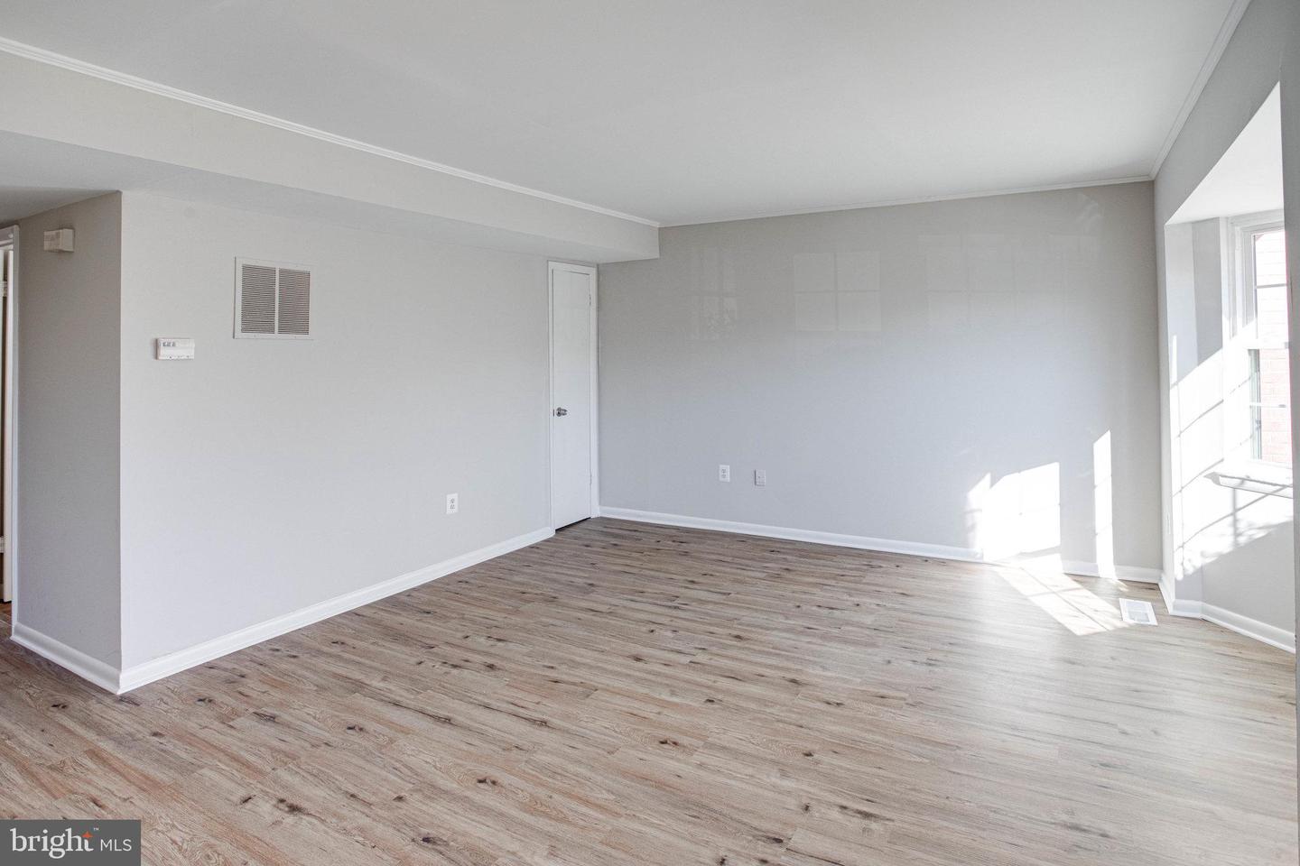 3543 CASTLE HILL DRIVE