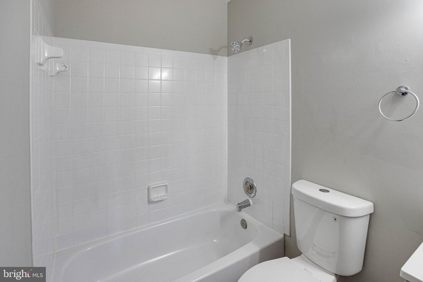 3543 CASTLE HILL DRIVE