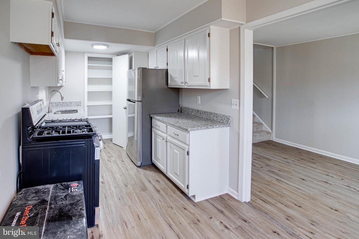 3543 CASTLE HILL DRIVE