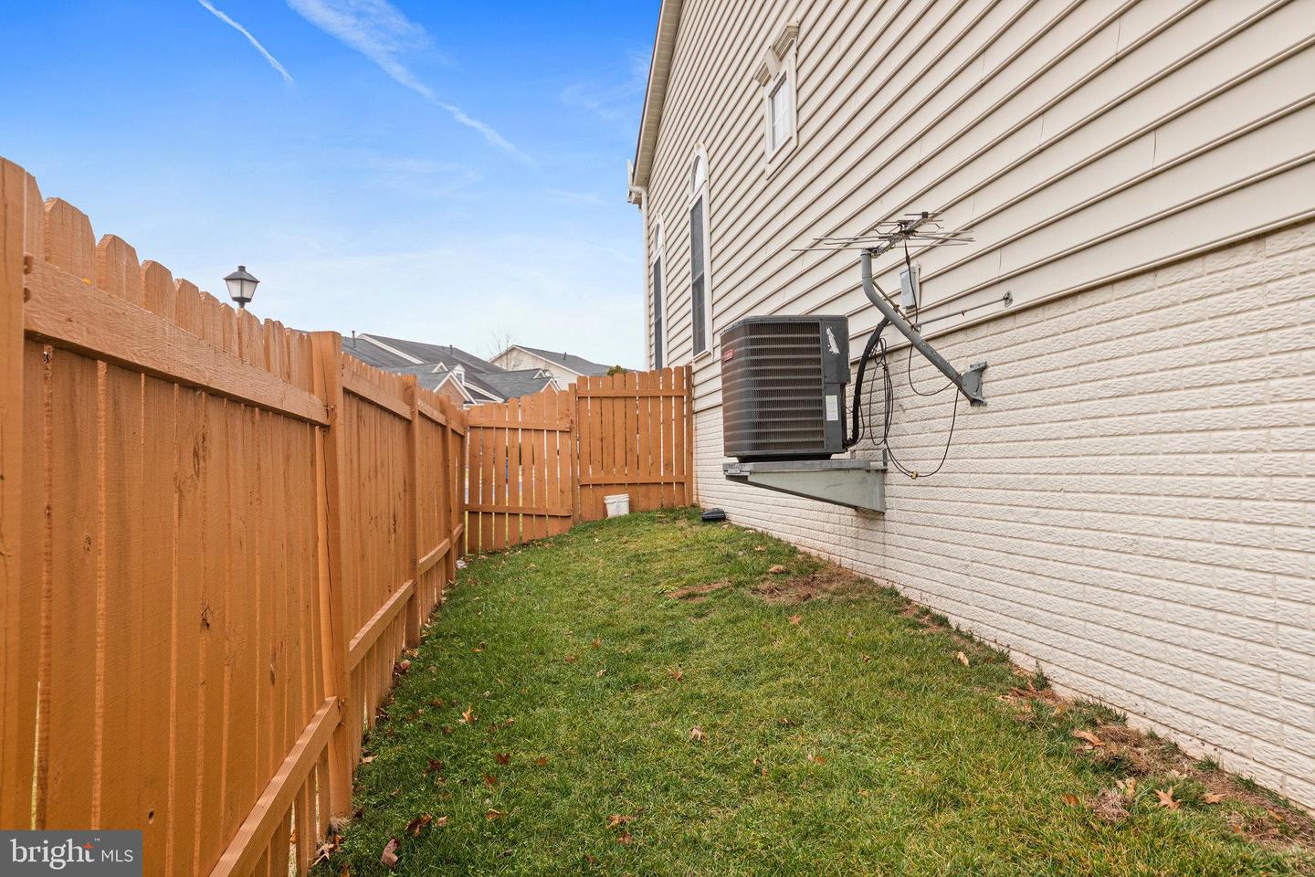 7385 CLUSTER HOUSE WAY