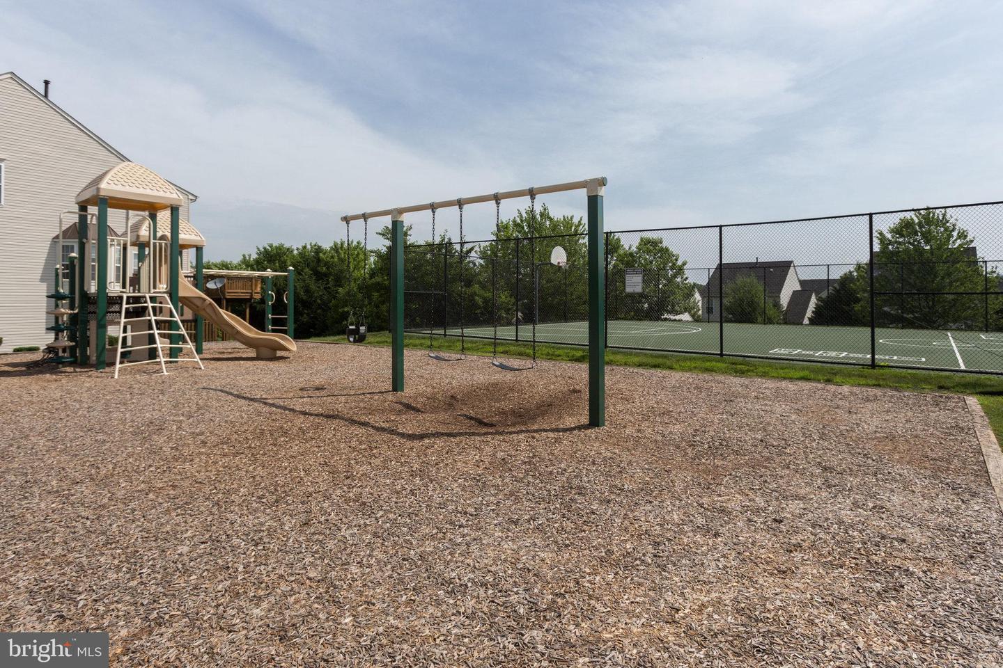 7385 CLUSTER HOUSE WAY