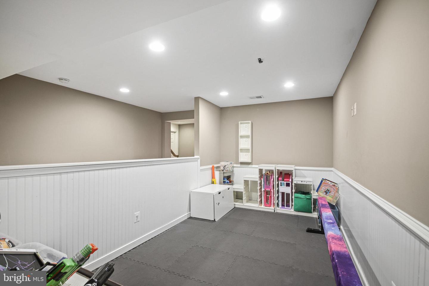 7385 CLUSTER HOUSE WAY