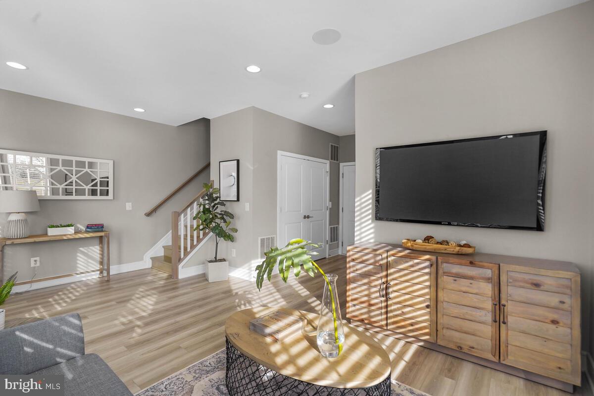 6708 UPLAND MANOR DRIVE