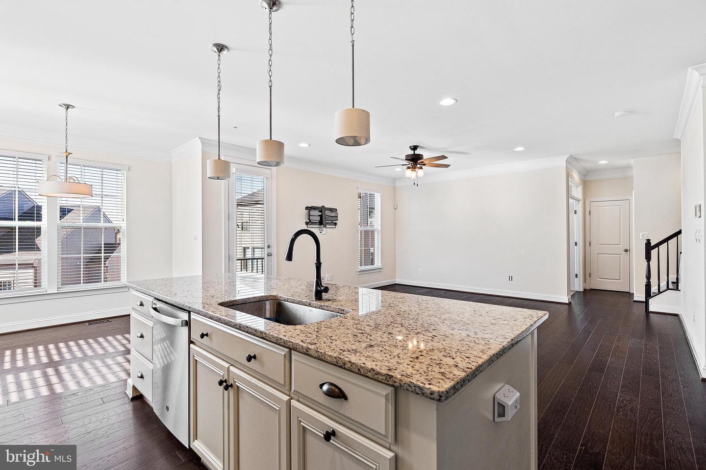 9557 KIMBLETON HALL LOOP