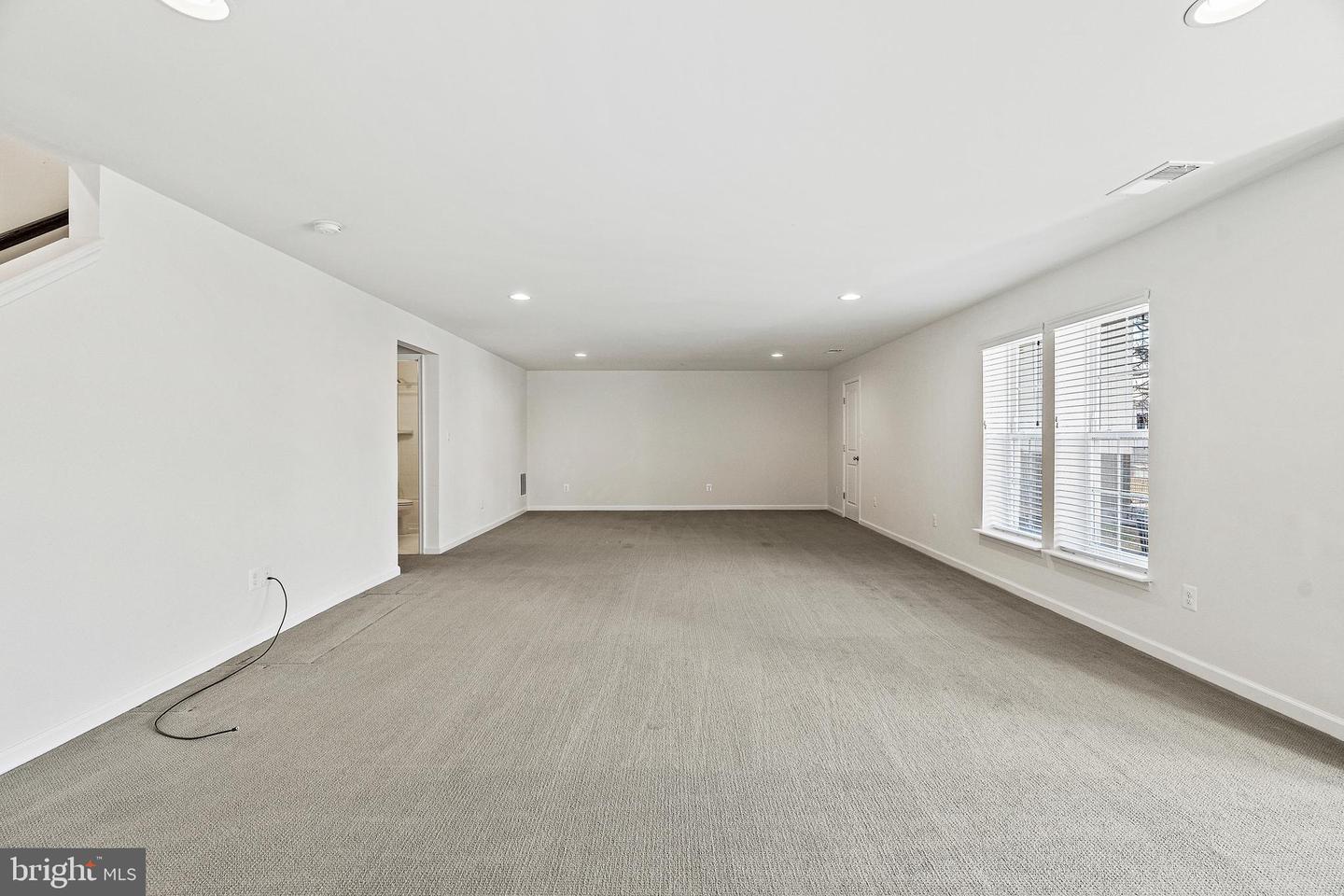 9557 KIMBLETON HALL LOOP