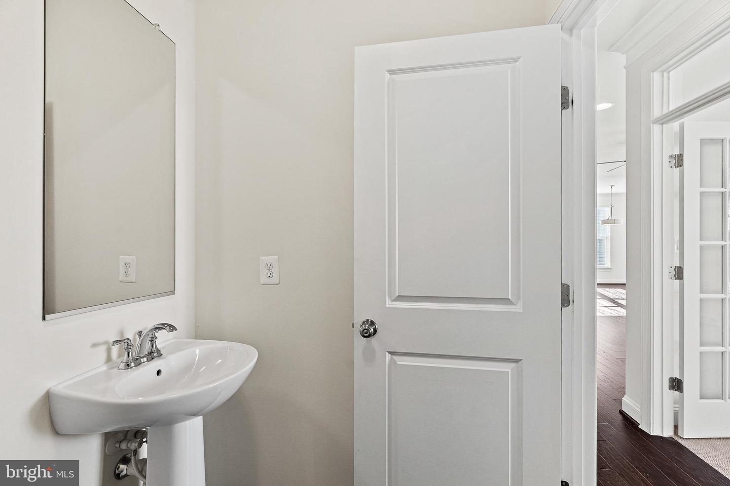 9557 KIMBLETON HALL LOOP