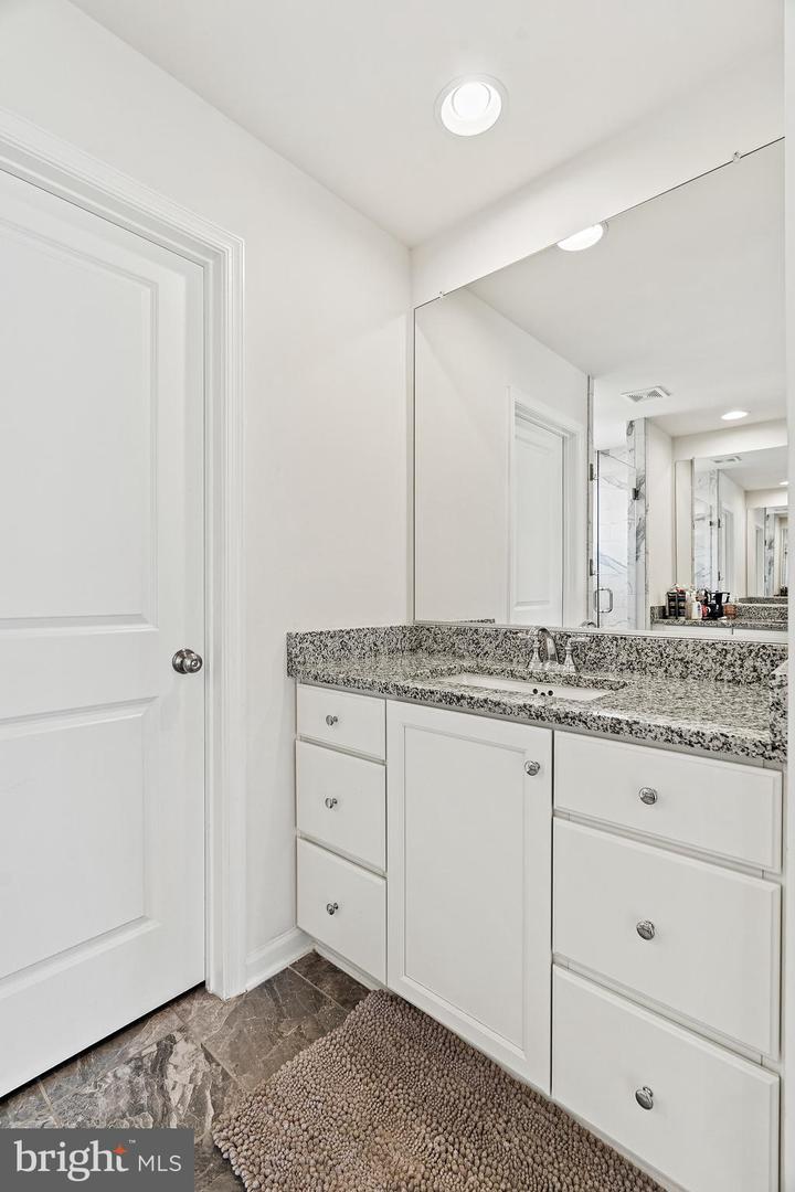 9557 KIMBLETON HALL LOOP