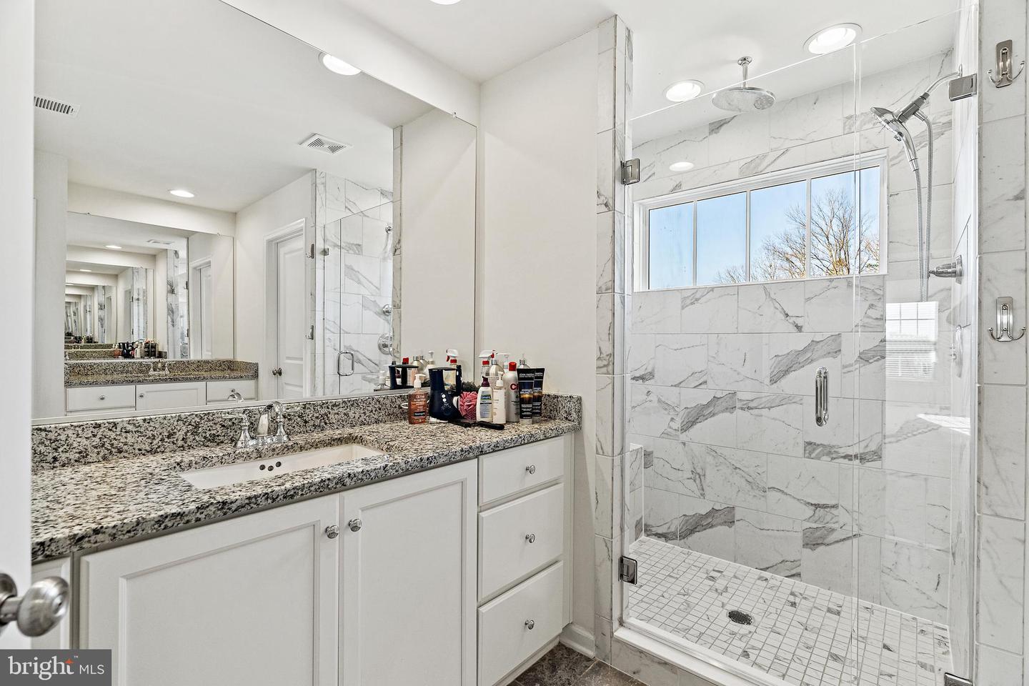9557 KIMBLETON HALL LOOP