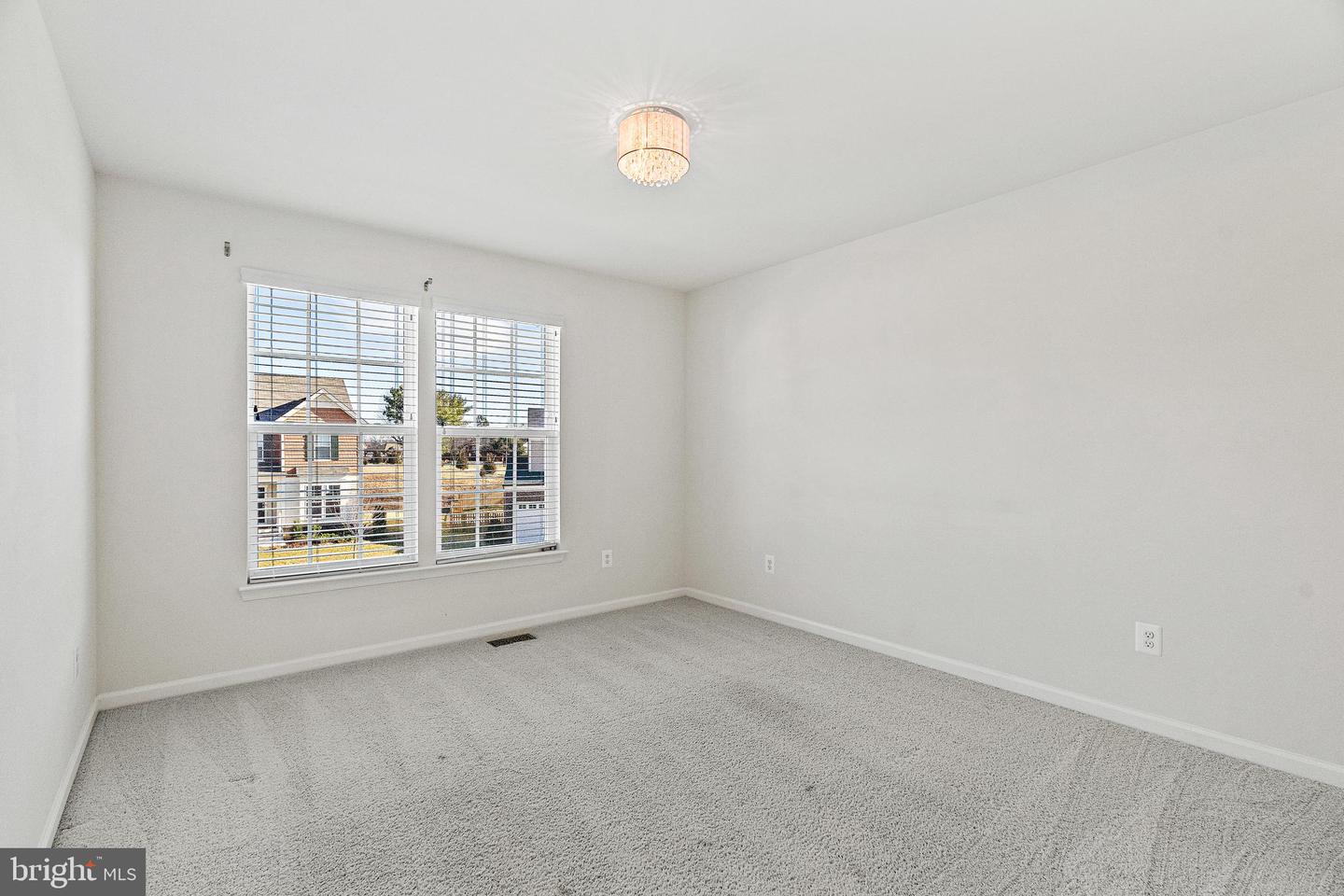 9557 KIMBLETON HALL LOOP