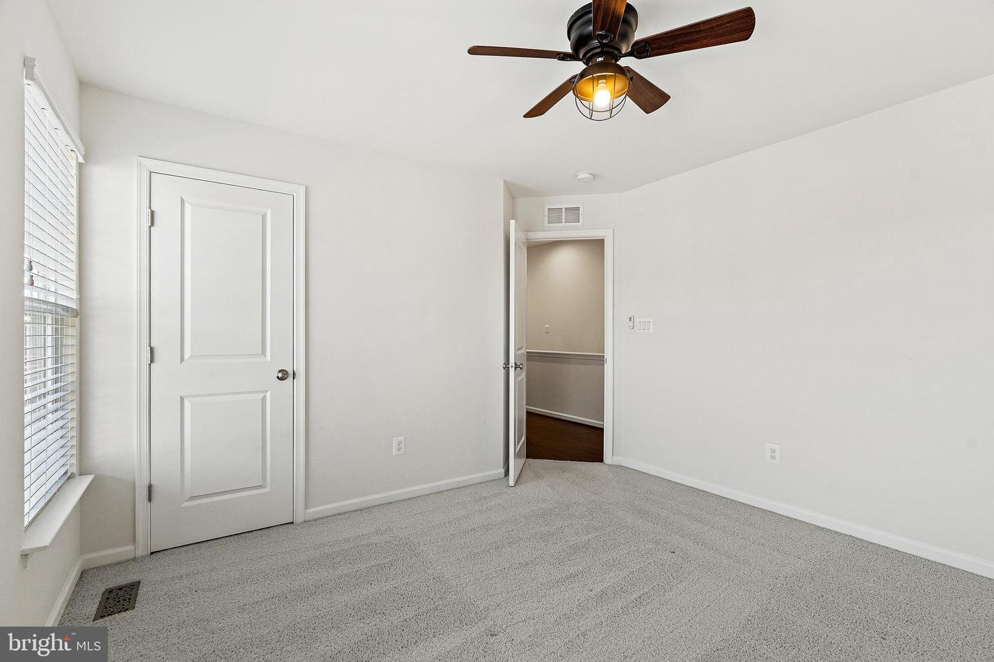 9557 KIMBLETON HALL LOOP