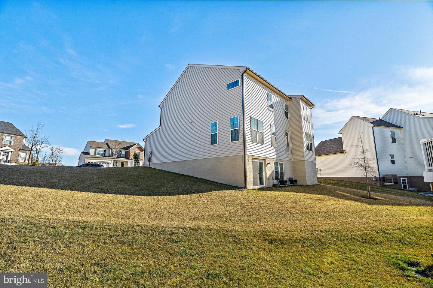 9557 KIMBLETON HALL LOOP