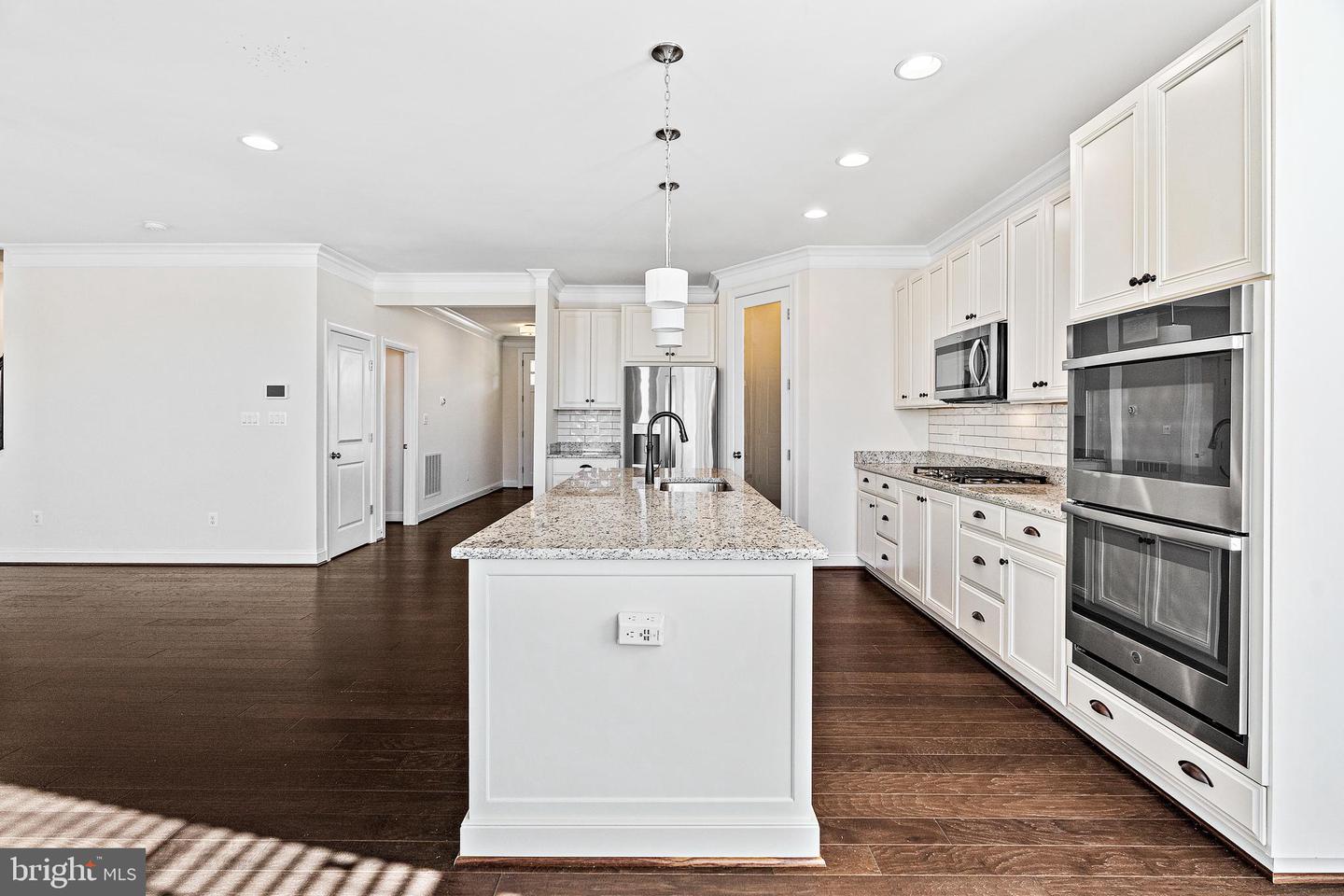 9557 KIMBLETON HALL LOOP