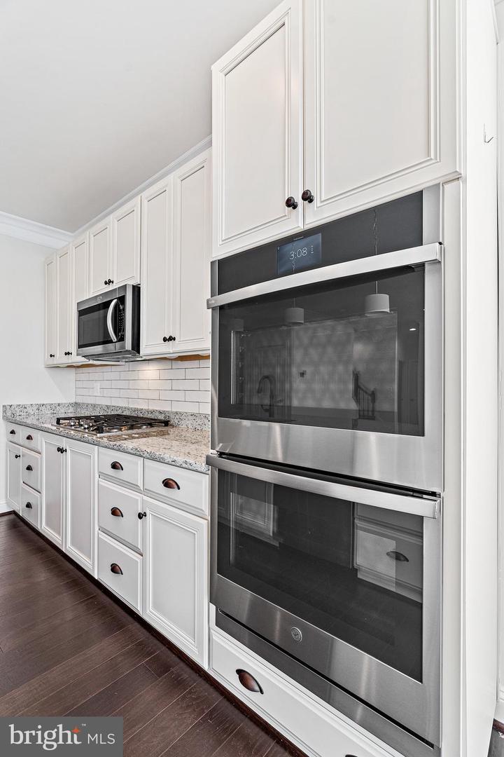 9557 KIMBLETON HALL LOOP