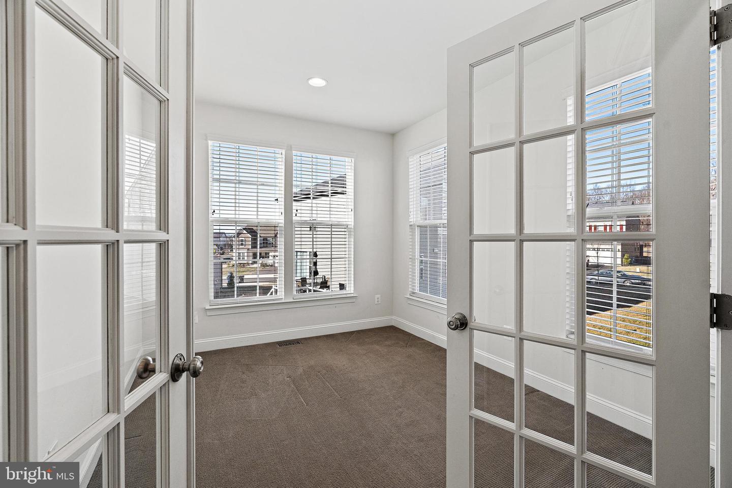 9557 KIMBLETON HALL LOOP