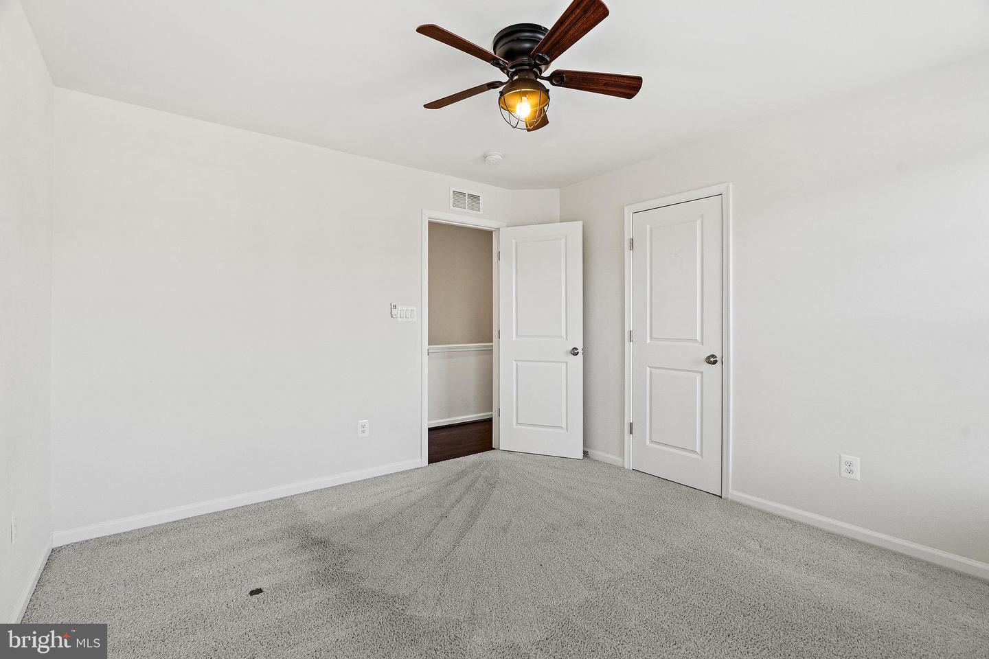 9557 KIMBLETON HALL LOOP