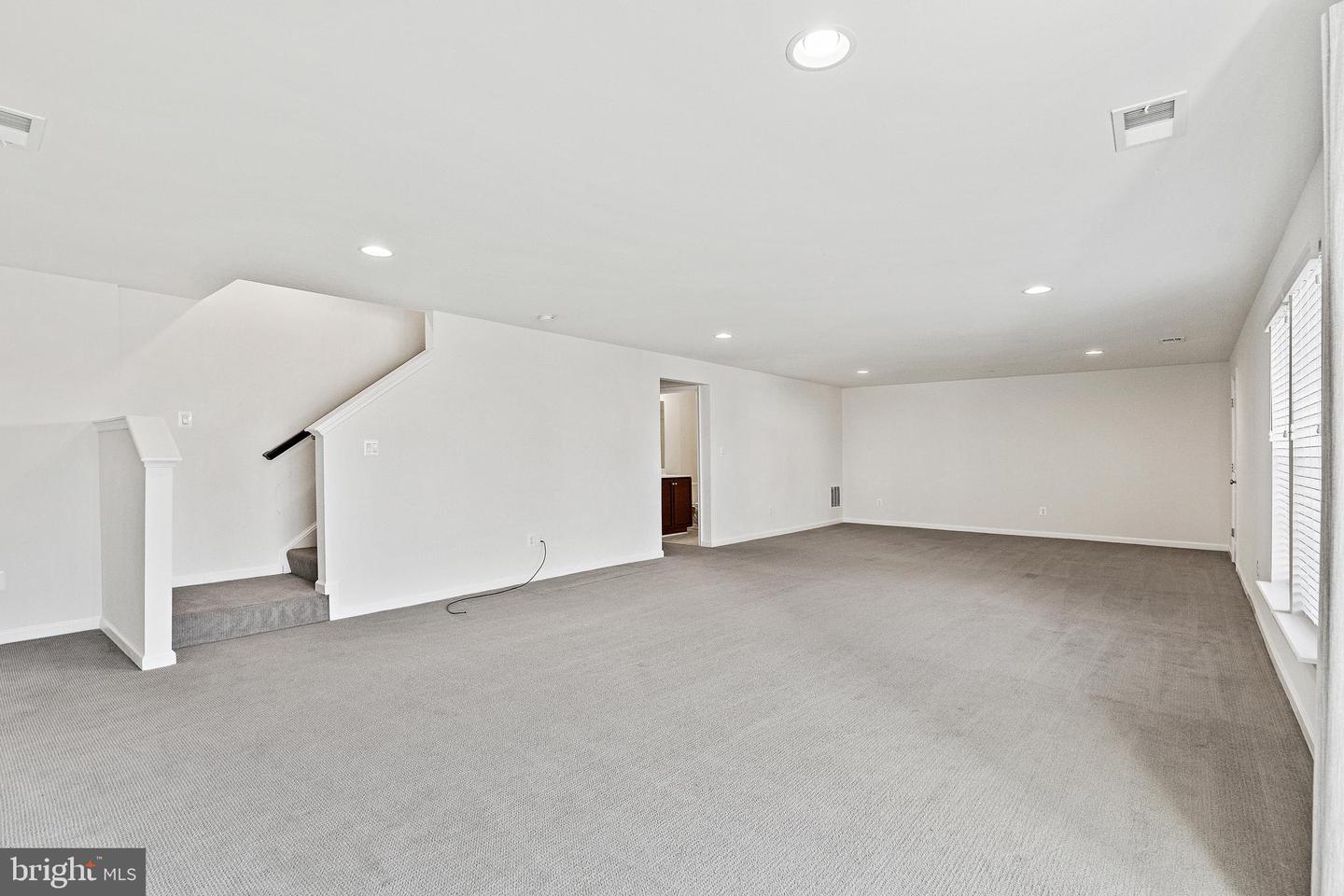 9557 KIMBLETON HALL LOOP