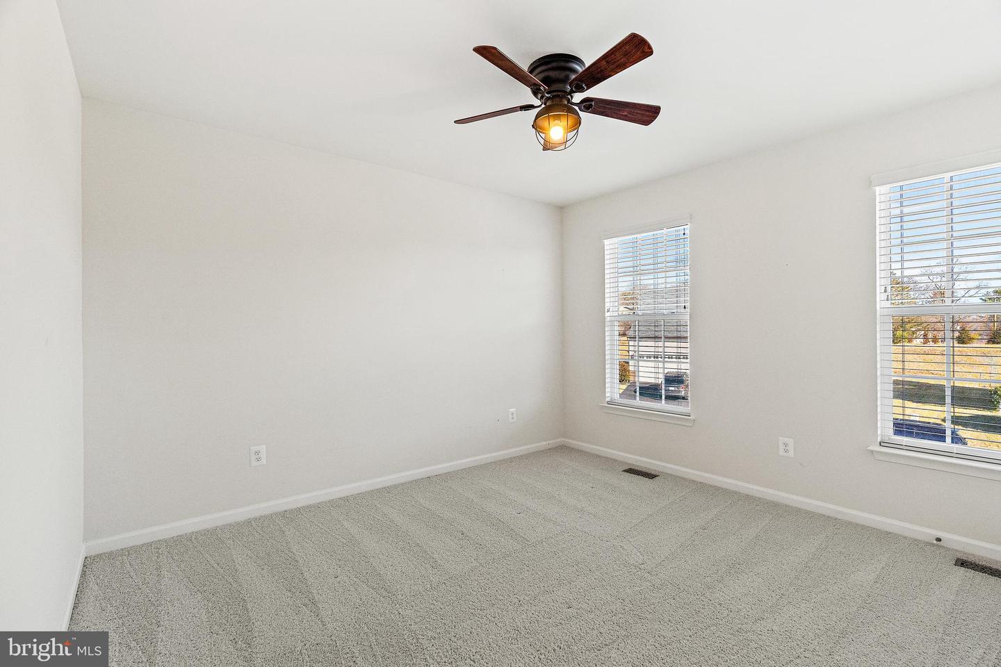 9557 KIMBLETON HALL LOOP