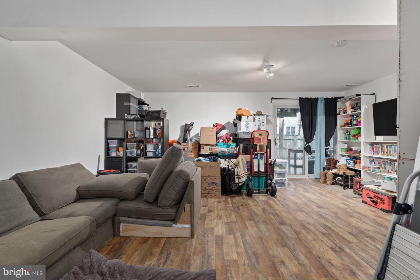 2857 BOWES LANE