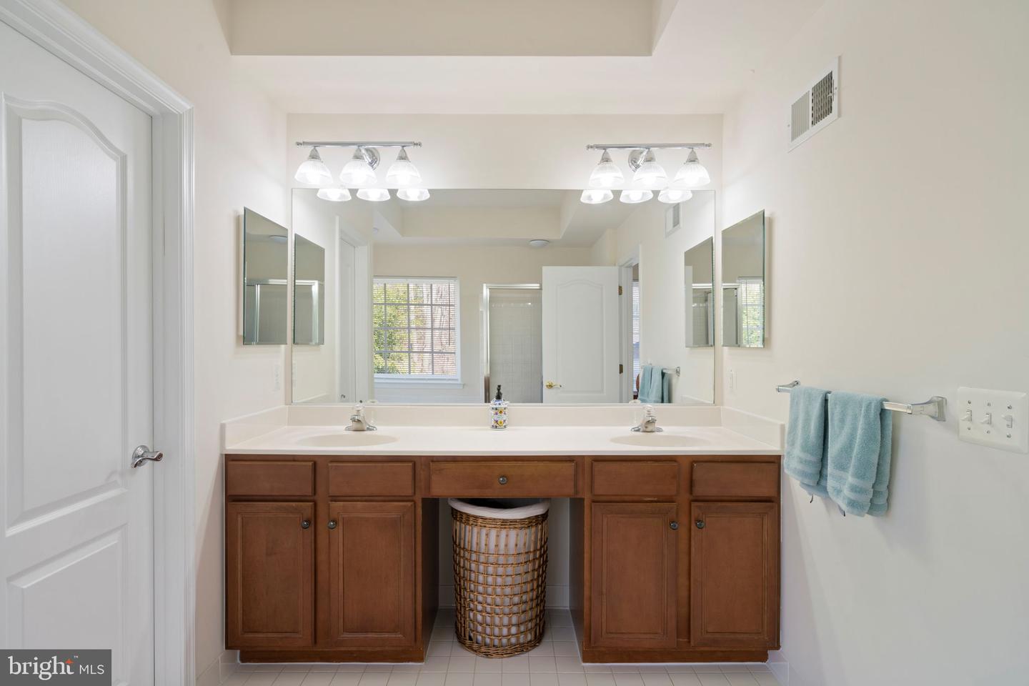 3424 WOOLFENDEN COURT