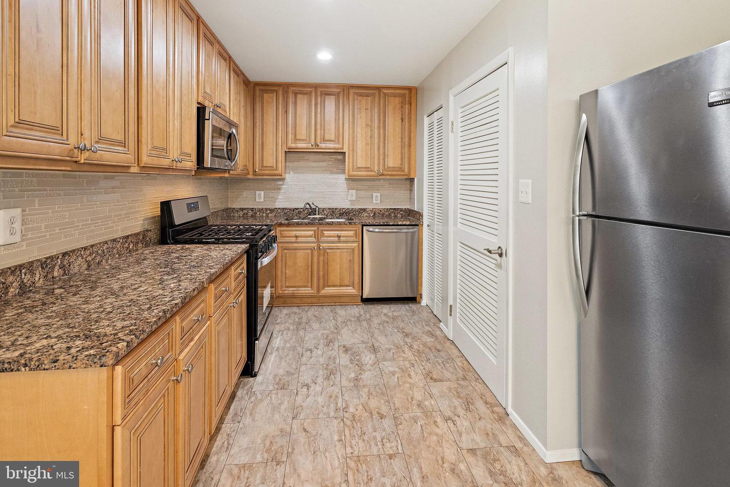 4303 KIRKLAND COURT