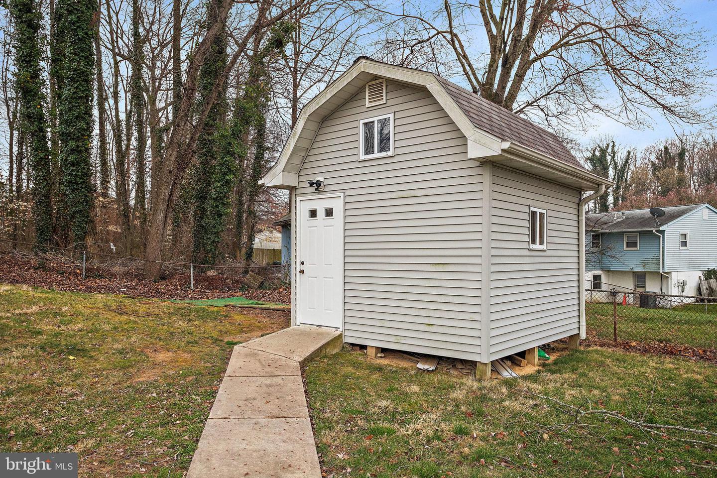 4303 KIRKLAND COURT