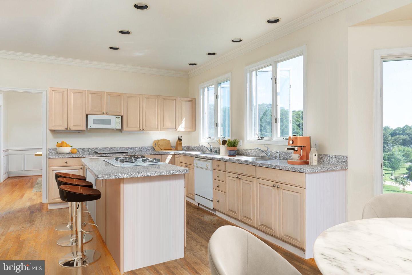10431 PINEVIEW ROAD