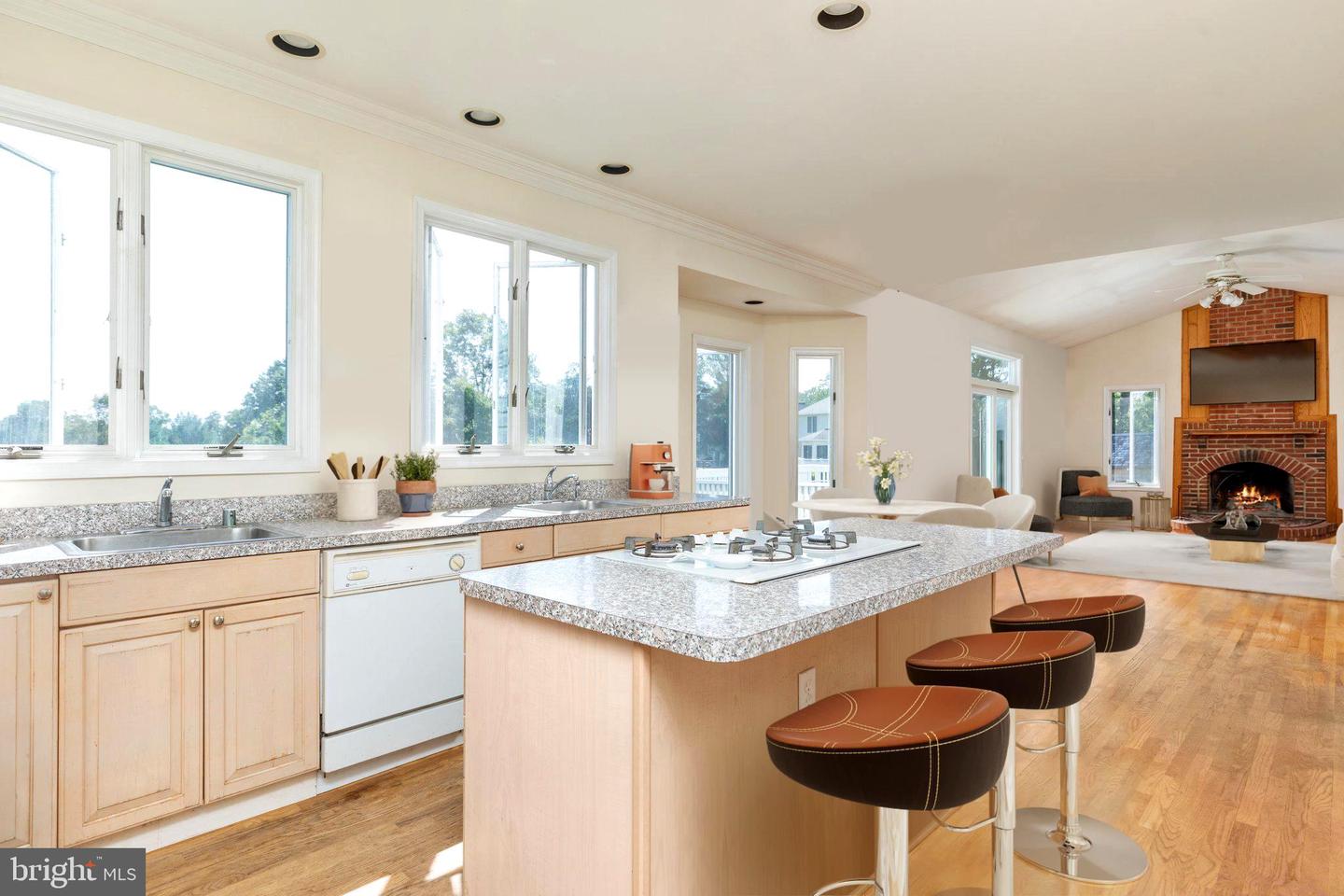 10431 PINEVIEW ROAD