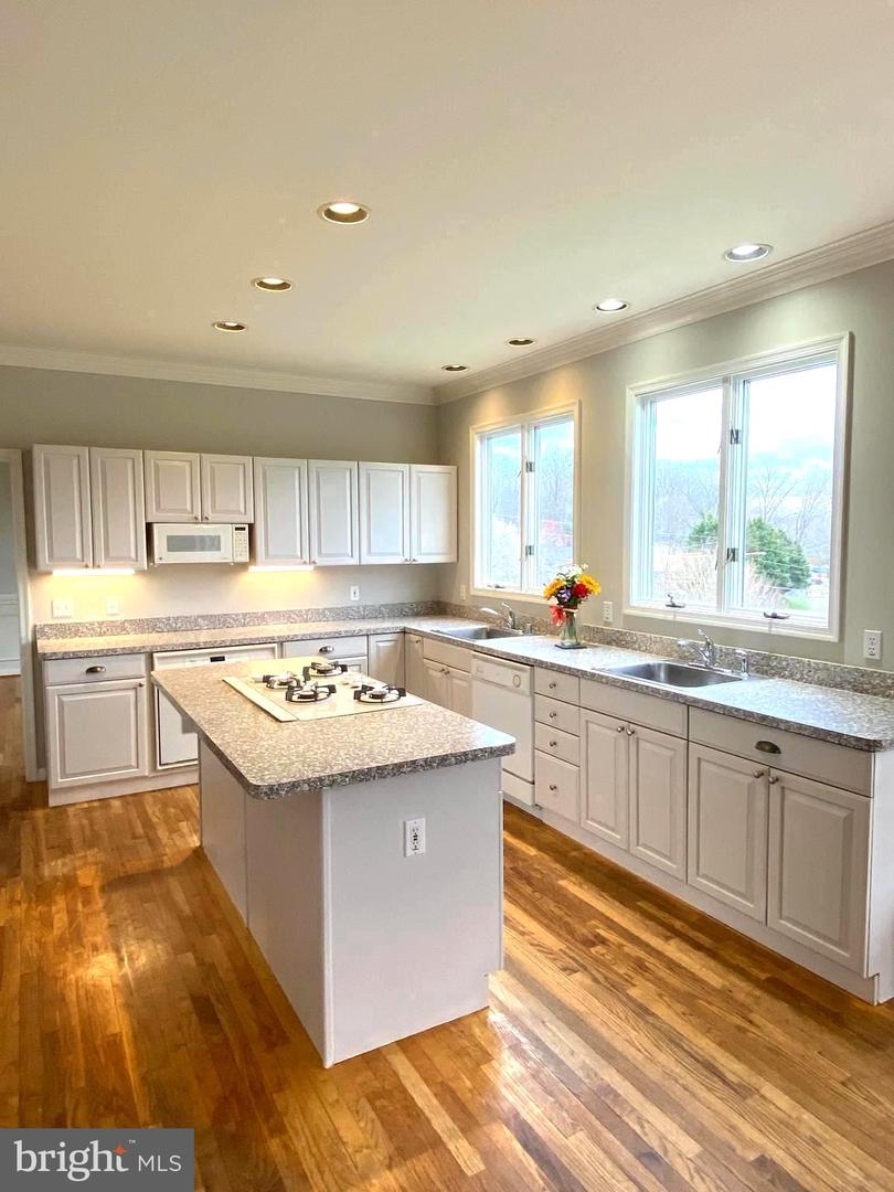 10431 PINEVIEW ROAD