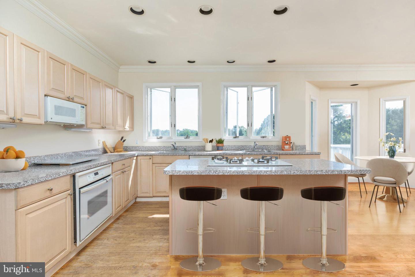 10431 PINEVIEW ROAD