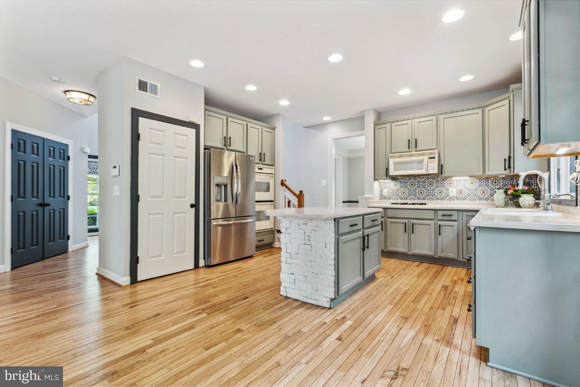 13271 AMBLEWOOD DRIVE